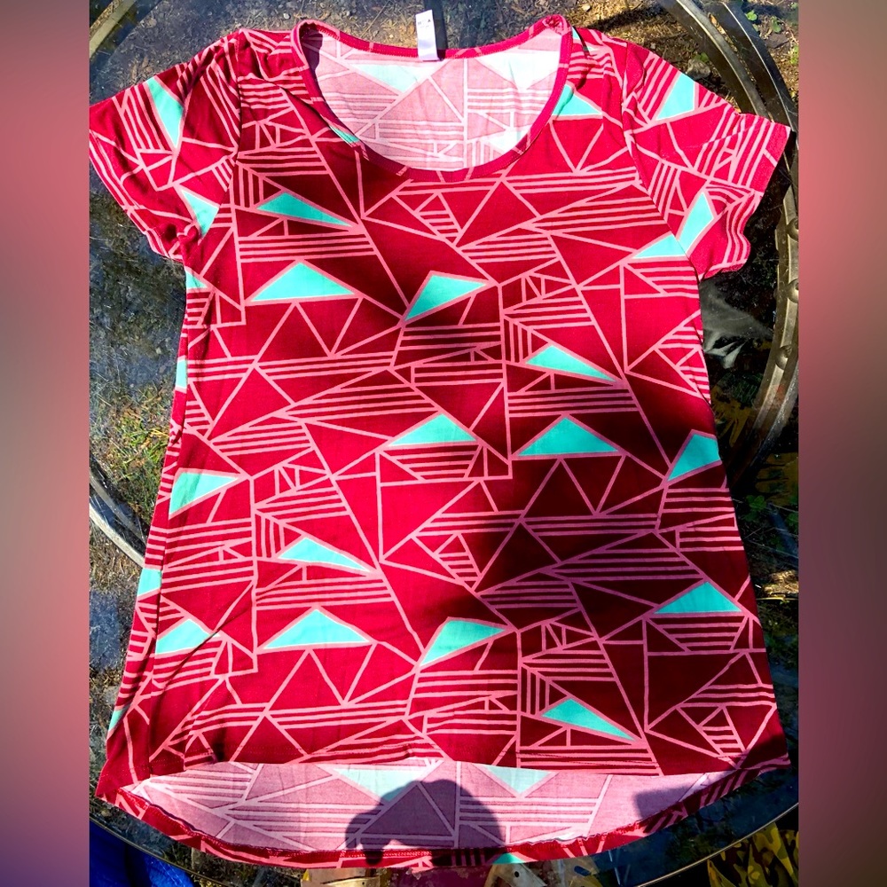 Lularoe geometric shirt